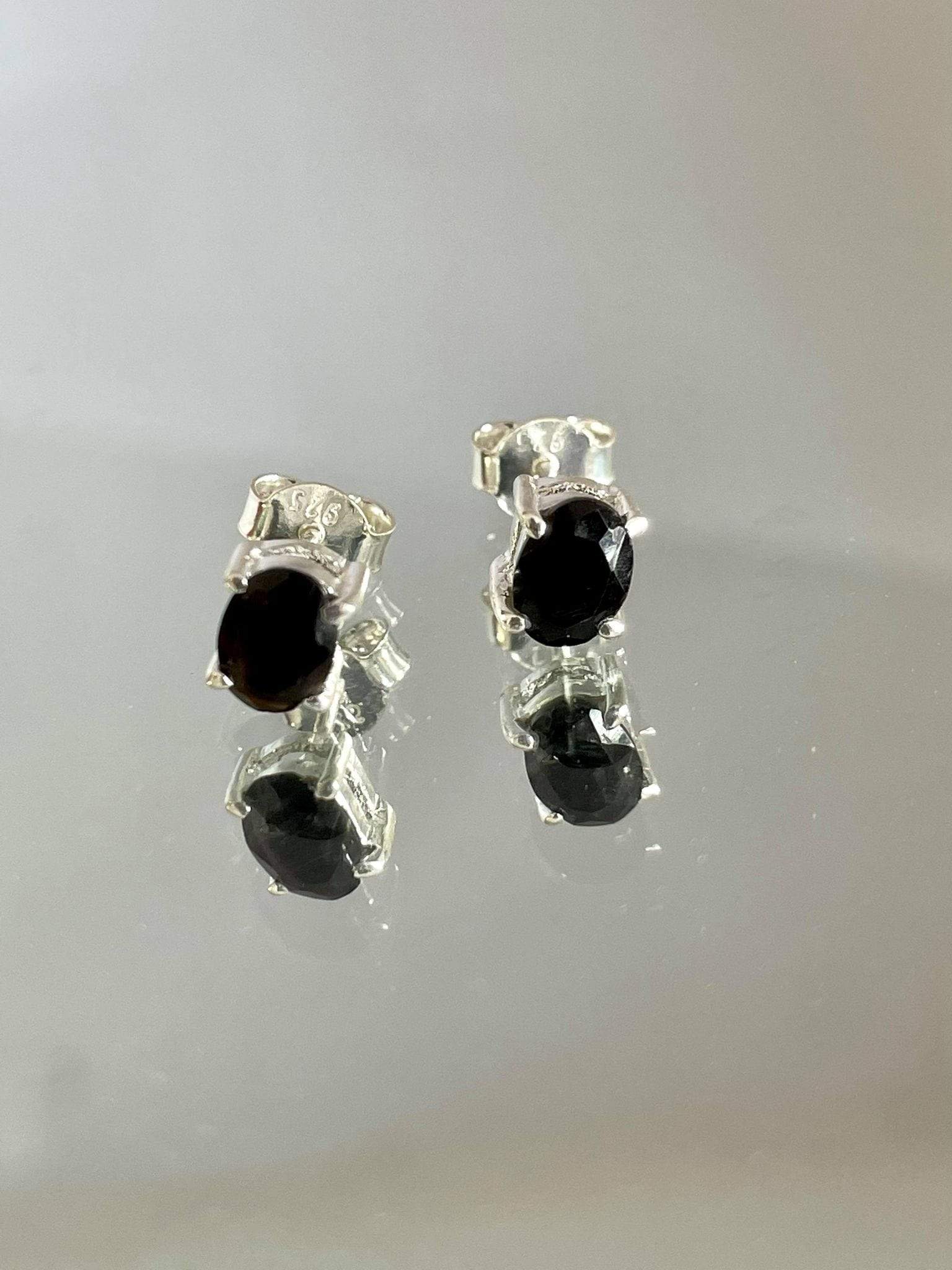 Black store onyx studs