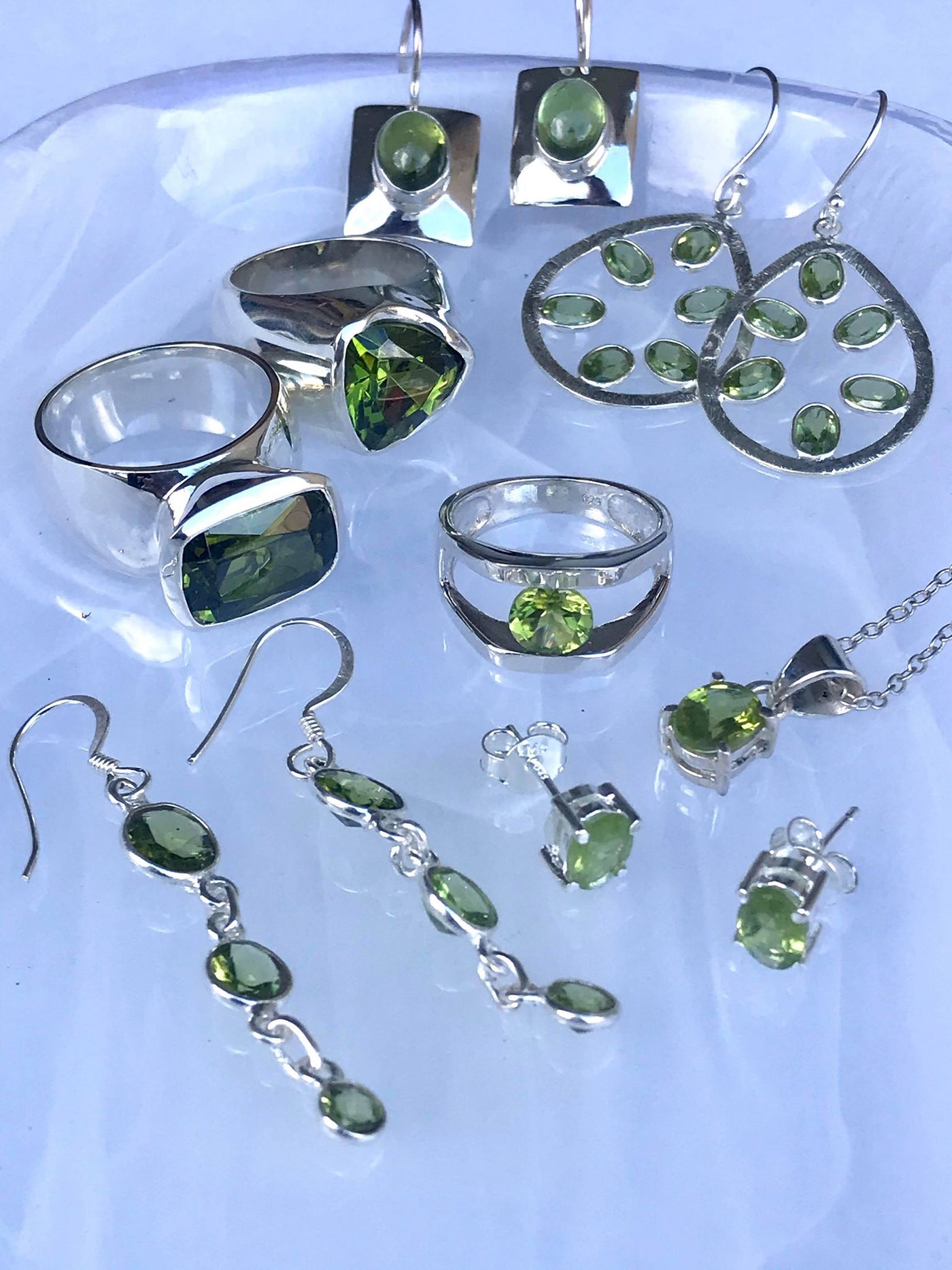 All about Leo's and their birthstone Peridot - Desiderate PTY LTD