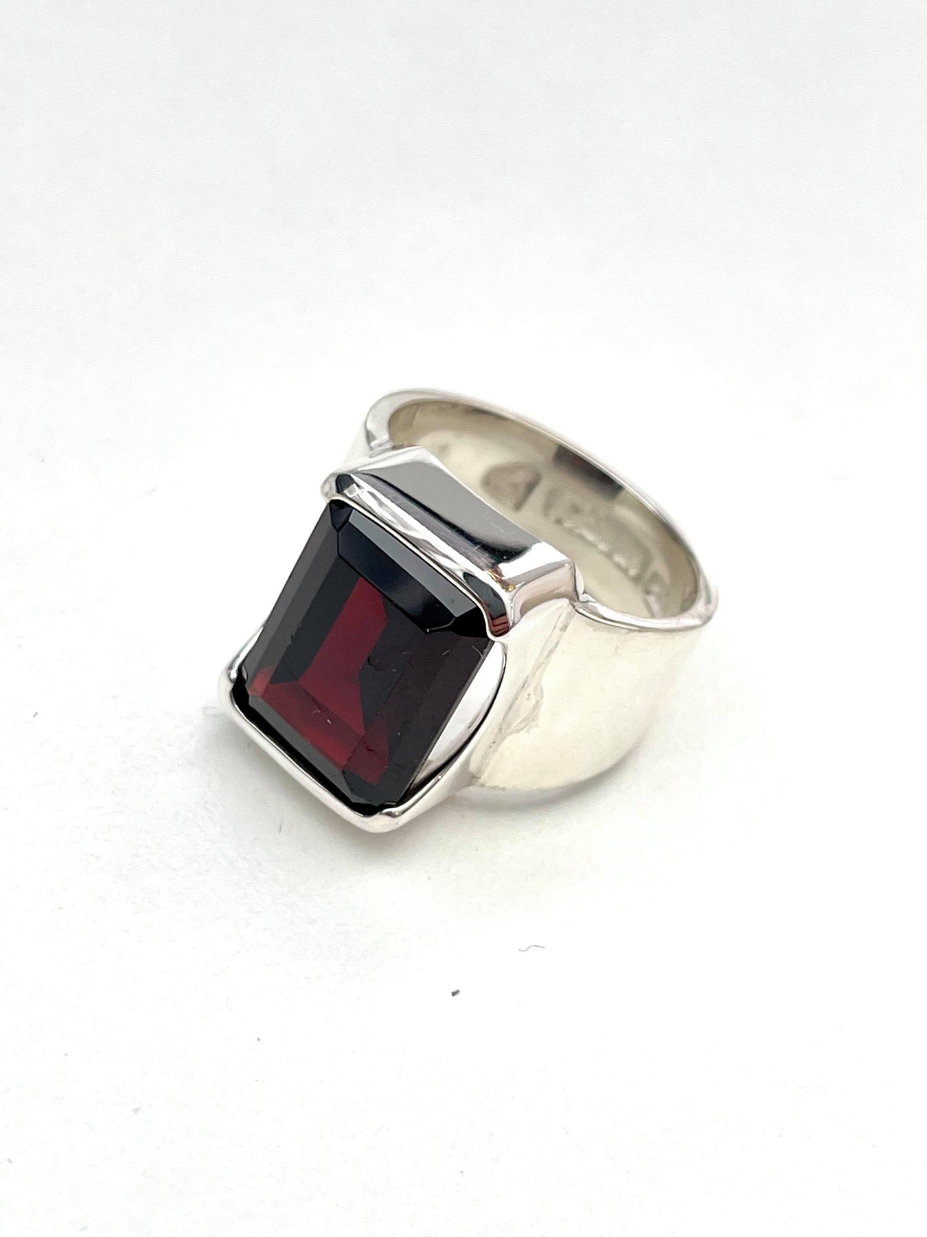 Bold Garnet Ring – Desiderate PTY LTD